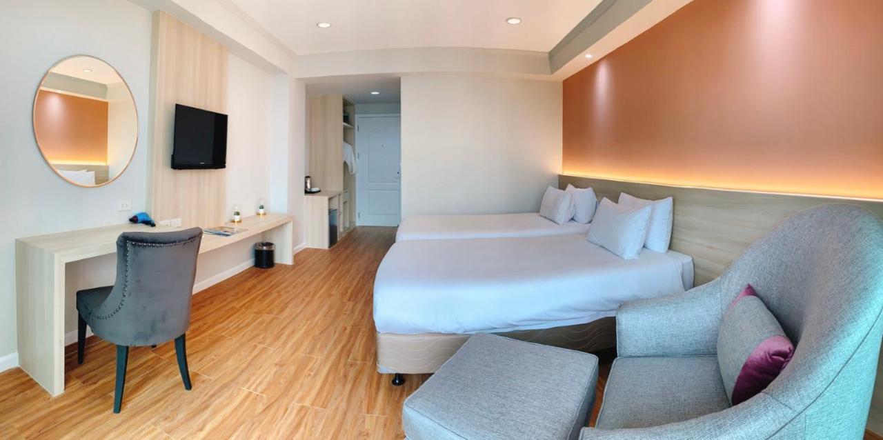 Miloft Sathorn Hotel - Sha Plus Certified Banguecoque Exterior foto Deluxe Room